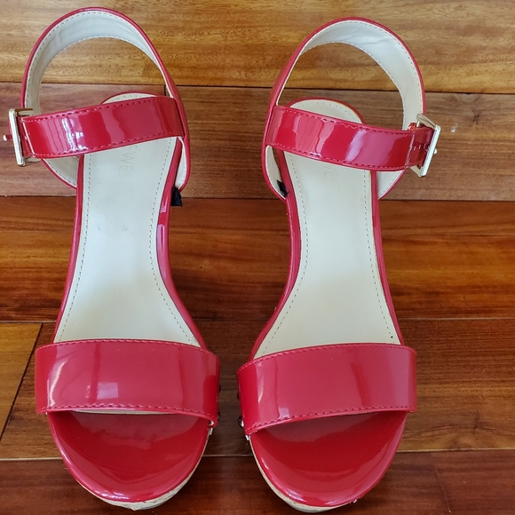 Nine West Red Patent Wedge 5.5 - Picture 9 of 15